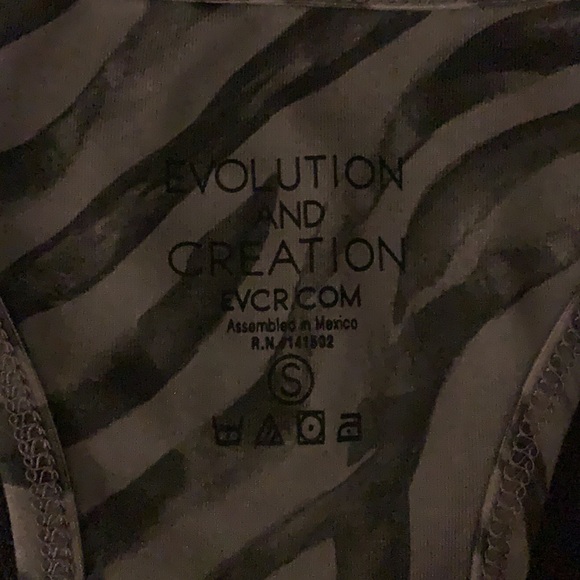 EUC Evolution and Creation Crop top - Picture 3 of 3